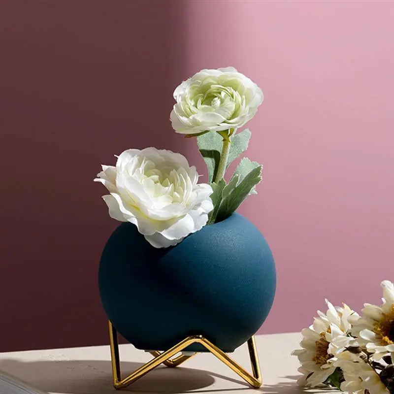 VividNest Modern Ceramic Plant Pot with Chic, Sleek Stand