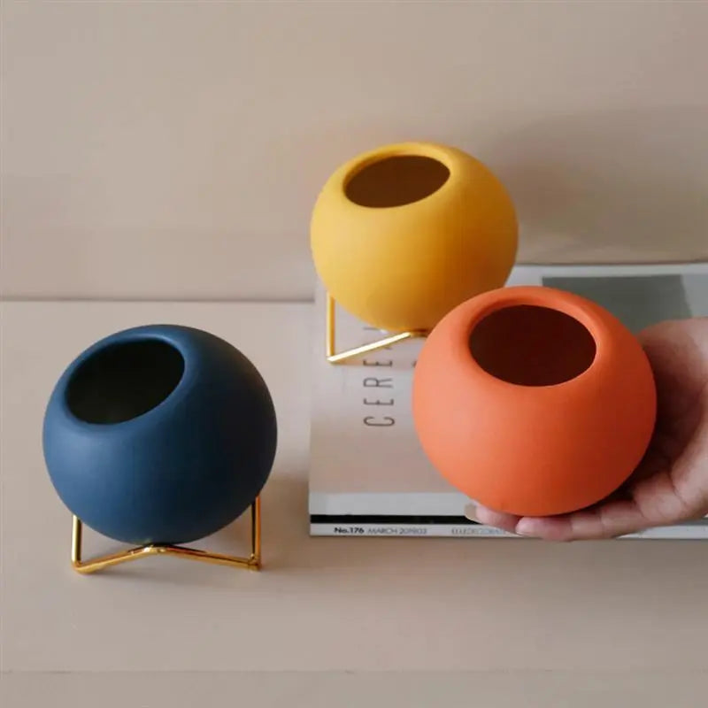 VividNest Modern Ceramic Plant Pot with Chic, Sleek Stand