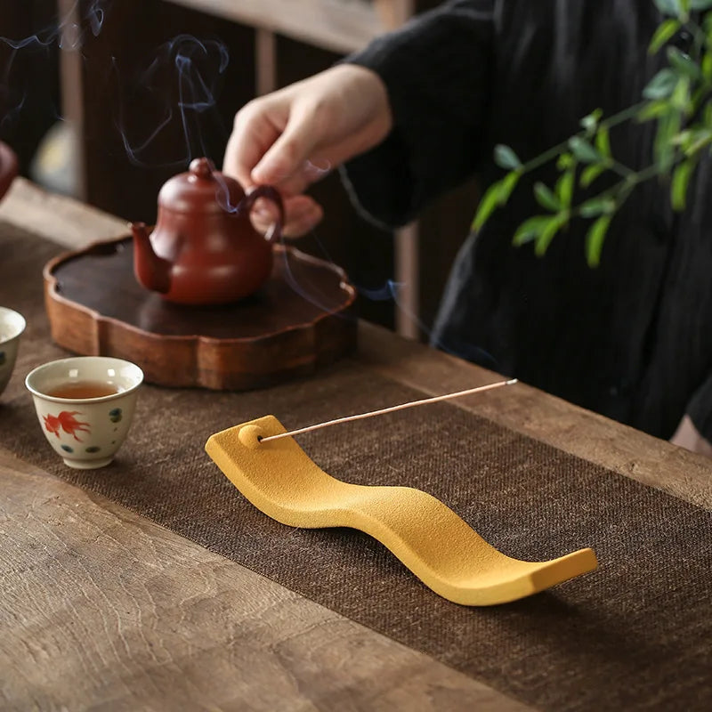 ZenWave – Elegant Ceramic Incense Holder with a Calming Wave Design