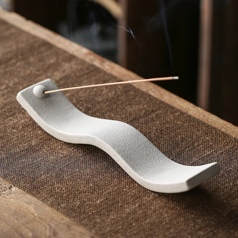 ZenWave – Elegant Ceramic Incense Holder with a Calming Wave Design