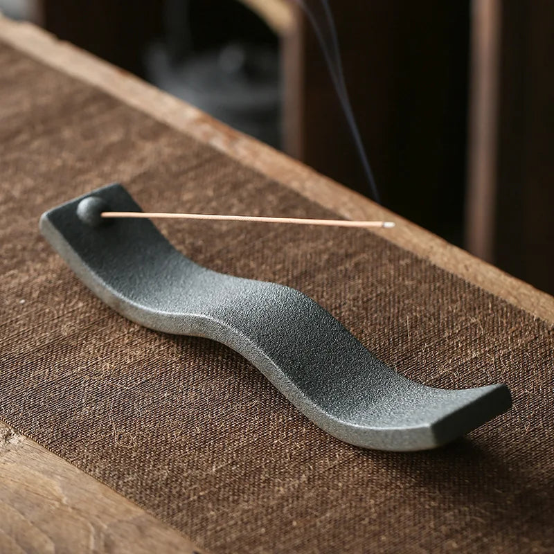 ZenWave – Elegant Ceramic Incense Holder with a Calming Wave Design