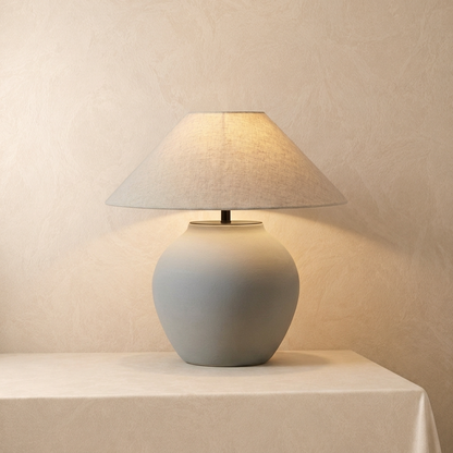 Elegant Vintage Ceramic Table Lamp with Timeless Charm