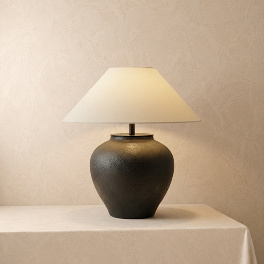 Elegant Vintage Ceramic Table Lamp with Timeless Charm