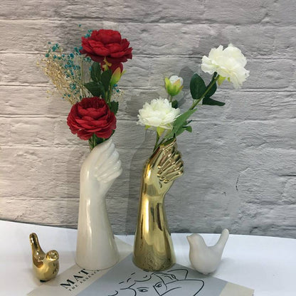 ArteLume Elegant Ceramic Vase – A Stylish Statement Piece for a Modern Interior