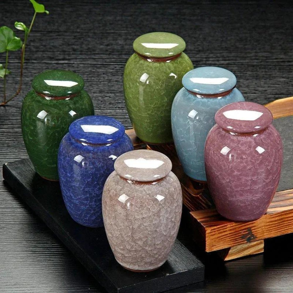 EternaSoul Hand-Painted Ceramic Pet Urn – Timeless Keepsake with Elegant Appearance