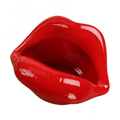 LipArt – Playful Ceramic Ashtray with Creative Design